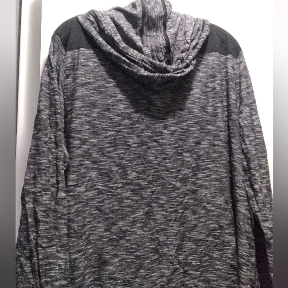 Guess quarter zip long sleeve with hood - Picture 3 of 6